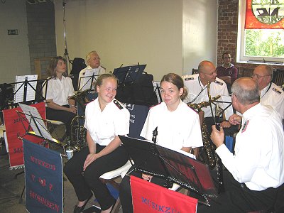 Amtswehrfest 2011 in Basthorst mit dem Musikzug M&ouml;hnsen und dem Jugendblasorchester Sachsenwald