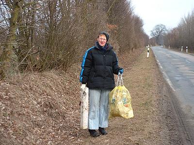 Martina beim Einsammeln