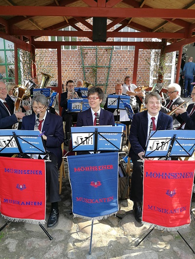 Möhnsener Musikanten auf dem Frühjahrsmarkt auf Gut Basthorst