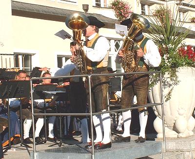 Musikkapelle Meumarkt beim Traubenfest Meran