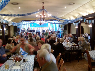 Möhnsener Musikanten veranstalteten das 13. Oktoberfest in Basthorst