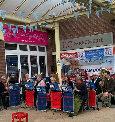 Möhnsener Musikanten beim Oktoberfest in Schwarzenbek