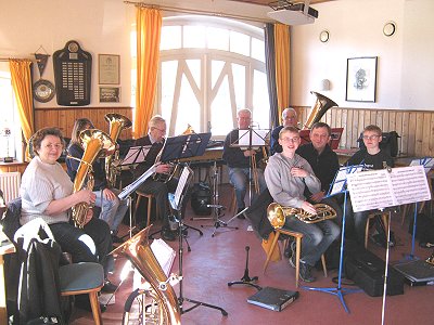 Gemeinsame Registerporbe vom Jugendblasorchester Sachsenwald und Musikzug Möhnsen - tiefes Blech