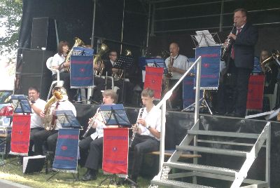 Die Möhnsener Musikanten beim Frühschoppenkonzert in Selmsdorf (MV) - Bild zum Vergrößern bitte anklicken