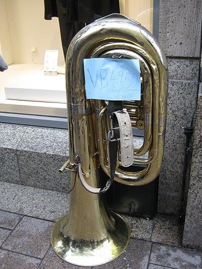 Musikzug und Jugendblasorchester musizieren 2010  auf dem Hamburger Weihnachtsmarkt - Tuba zu verkaufen